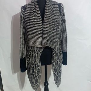 Max Studio Black and White Sweater